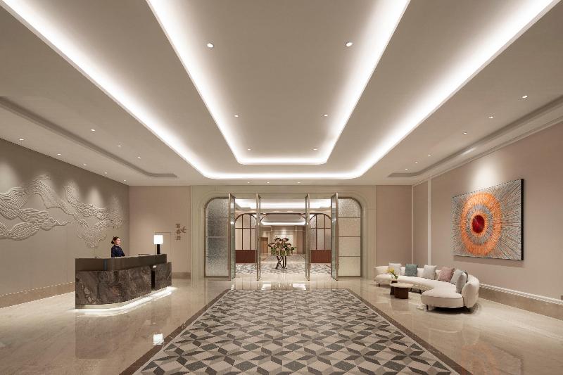 Crowne Plaza Xiangyang Fuchun Lakeside by IHG image