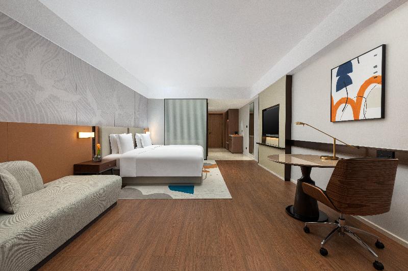 Crowne Plaza Xiangyang Fuchun Lakeside by IHG image