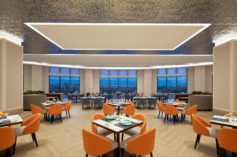 Crowne Plaza Xiangyang Fuchun Lakeside by IHG image