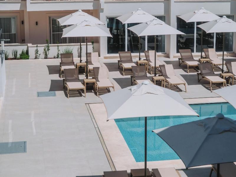 Diplomat Suites image