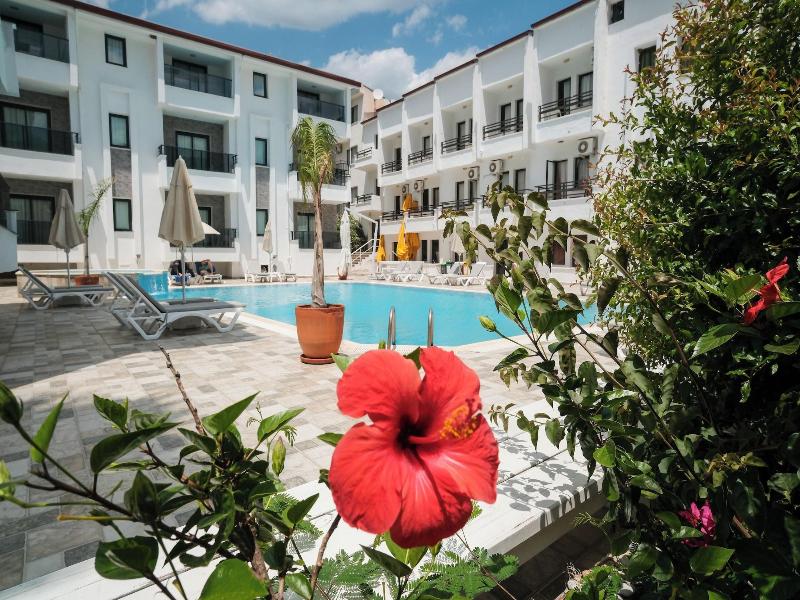 Diplomat Suites image