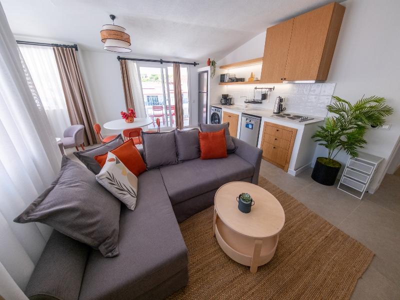 Diplomat Suites image