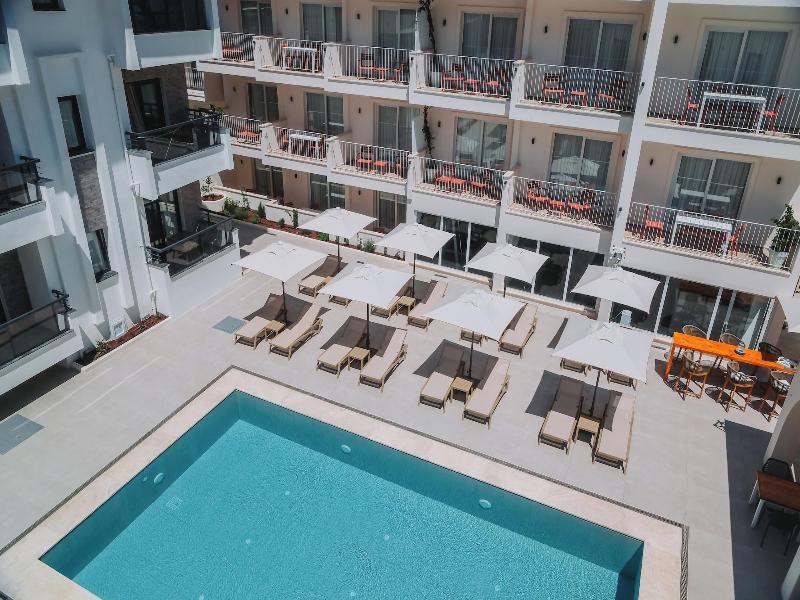 Diplomat Suites image