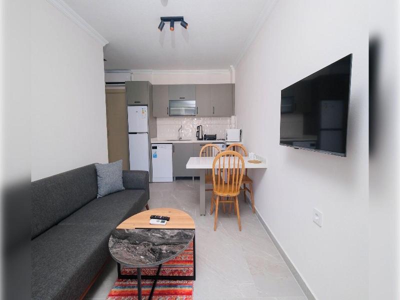 Diplomat Suites image