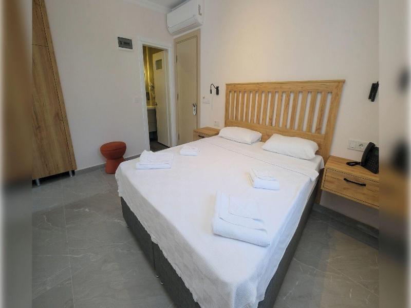 Diplomat Suites image