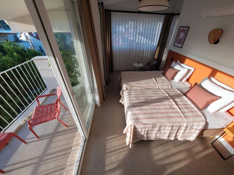 Diplomat Suites image