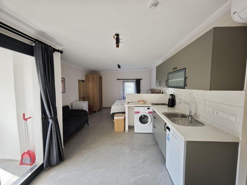 Diplomat Suites image
