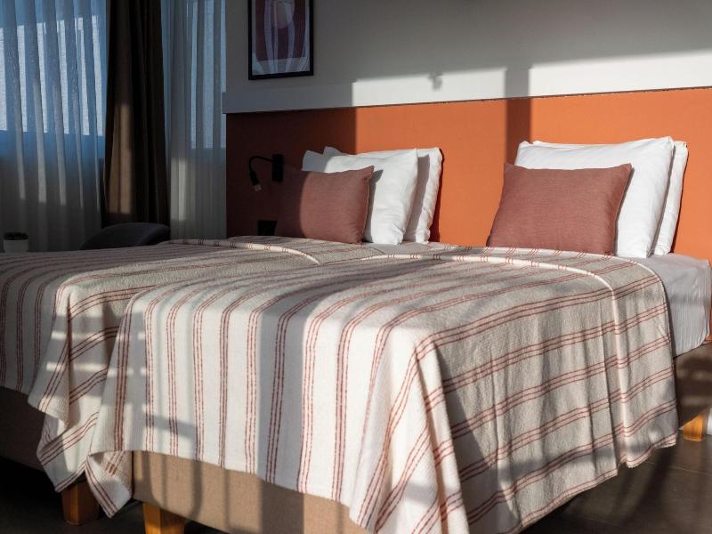 Diplomat Suites image