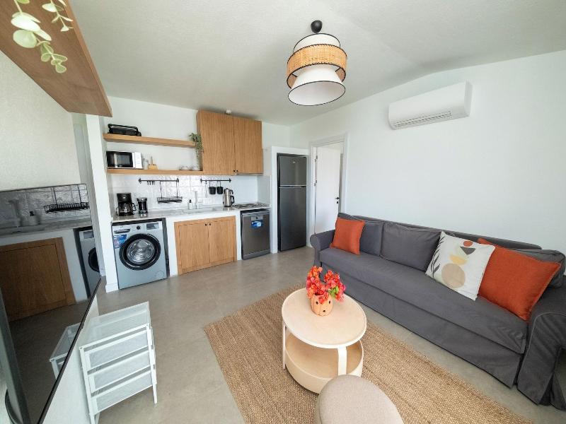 Diplomat Suites image