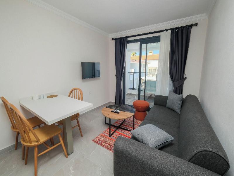 Diplomat Suites image