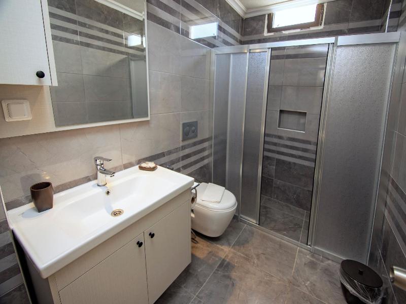 Diplomat Suites image