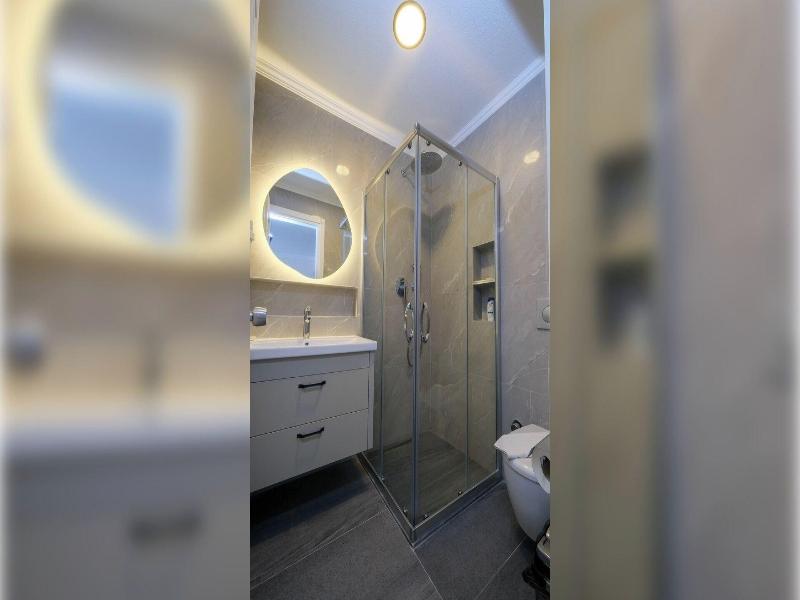 Diplomat Suites image