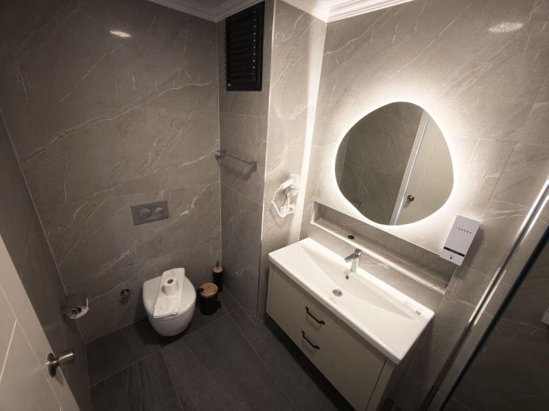 Diplomat Suites image