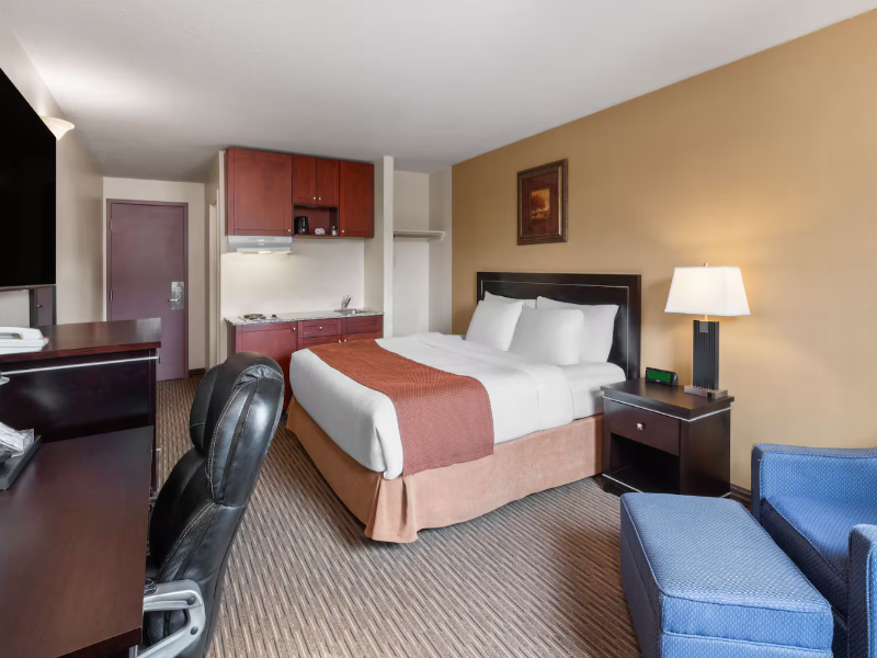 Travelodge By Wyndham Valleyview Ab