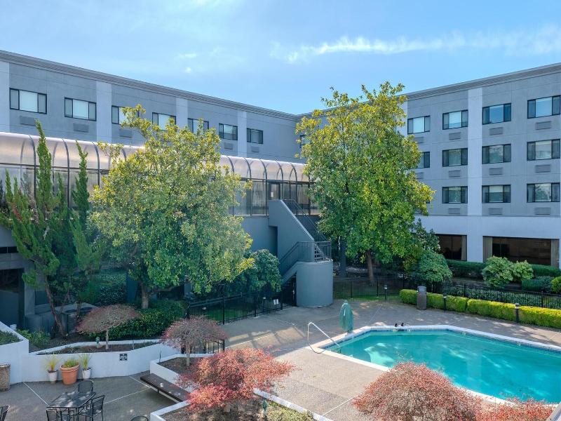 Hilton Garden Inn Clackamas Portland image