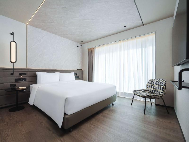 JUNIOR SUITE TWO KING BEDS