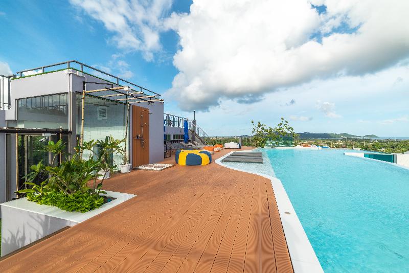 The Blue Hotel image