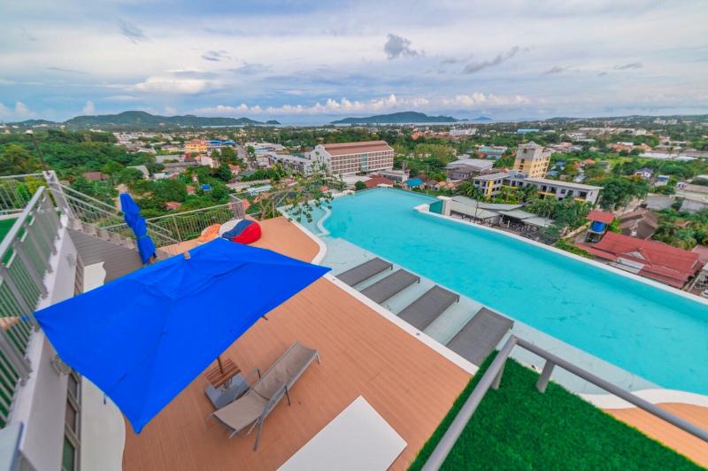 The Blue Hotel image