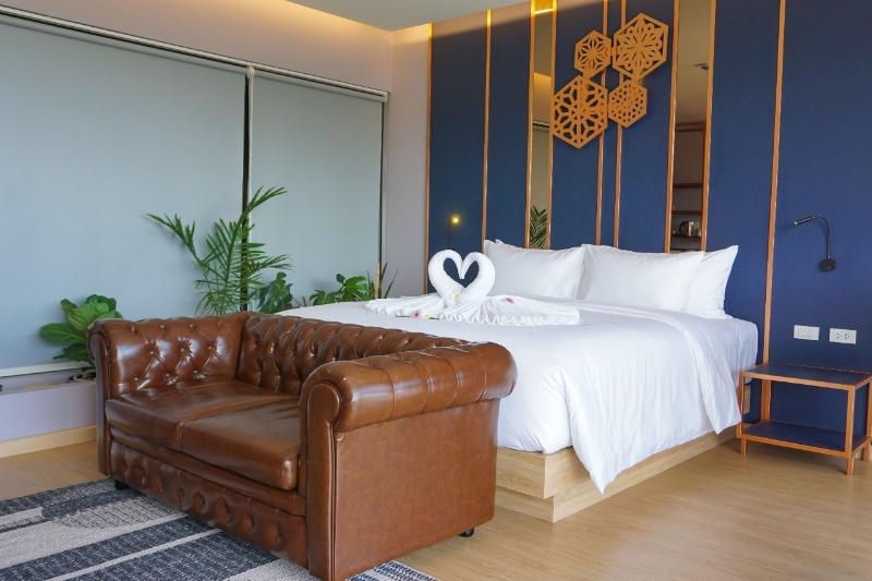 The Blue Hotel image