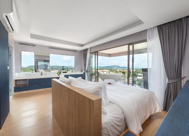 The Blue Hotel image