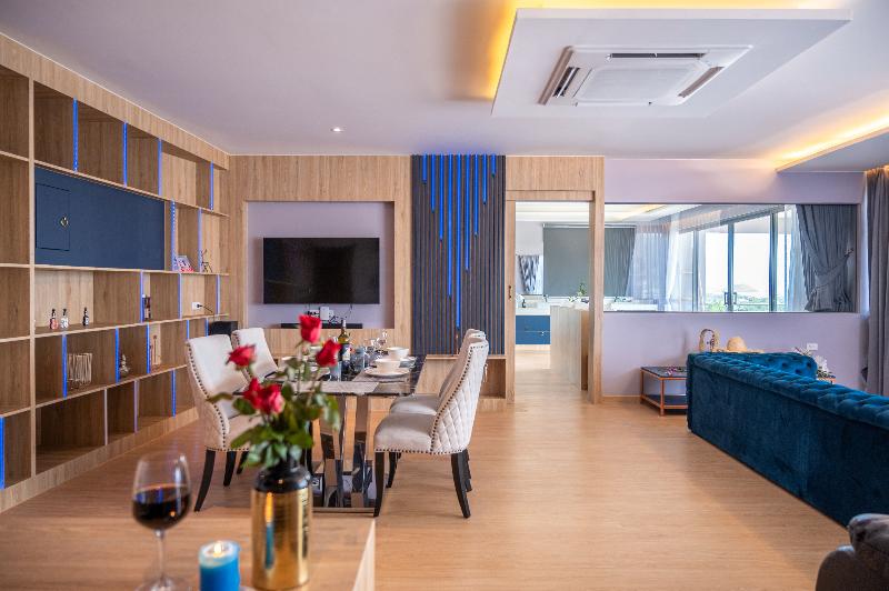 The Blue Hotel image
