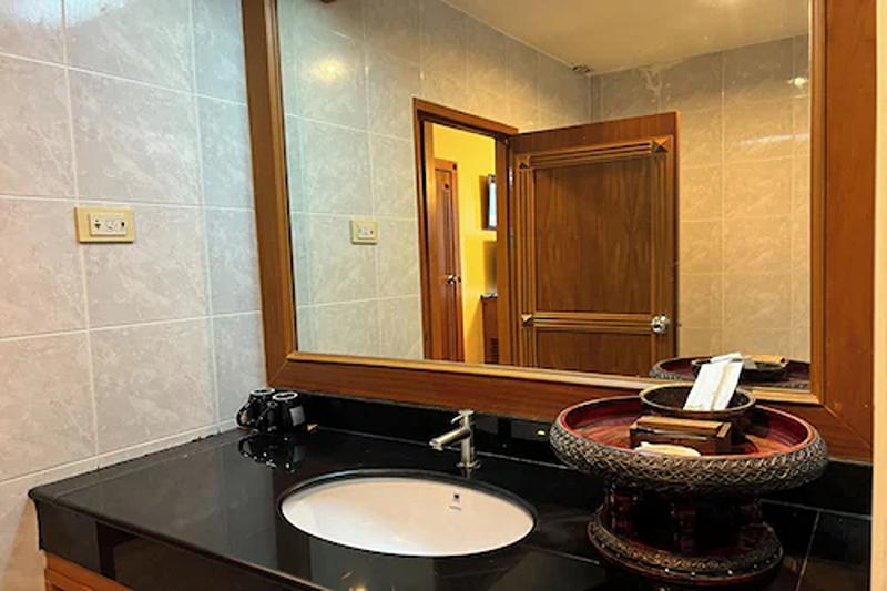 Taksila Hotel image