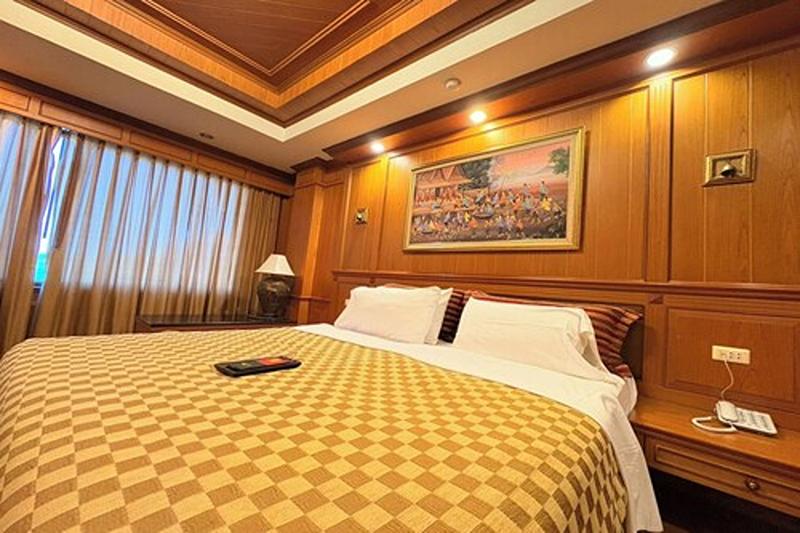 Taksila Hotel image