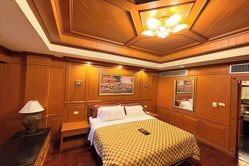 Taksila Hotel image