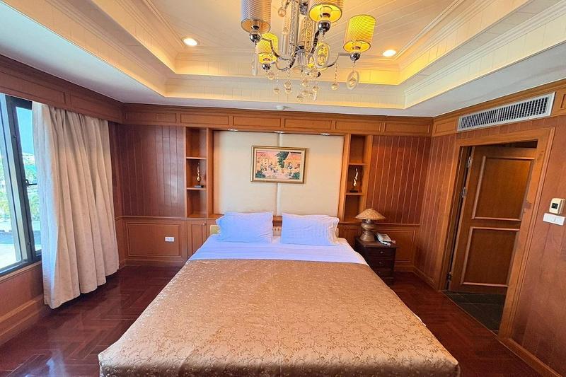 Taksila Hotel image