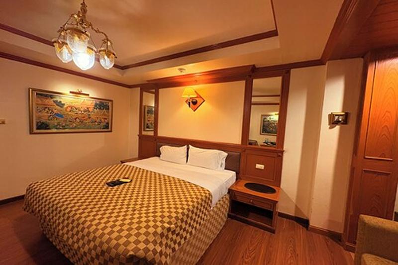 Taksila Hotel image