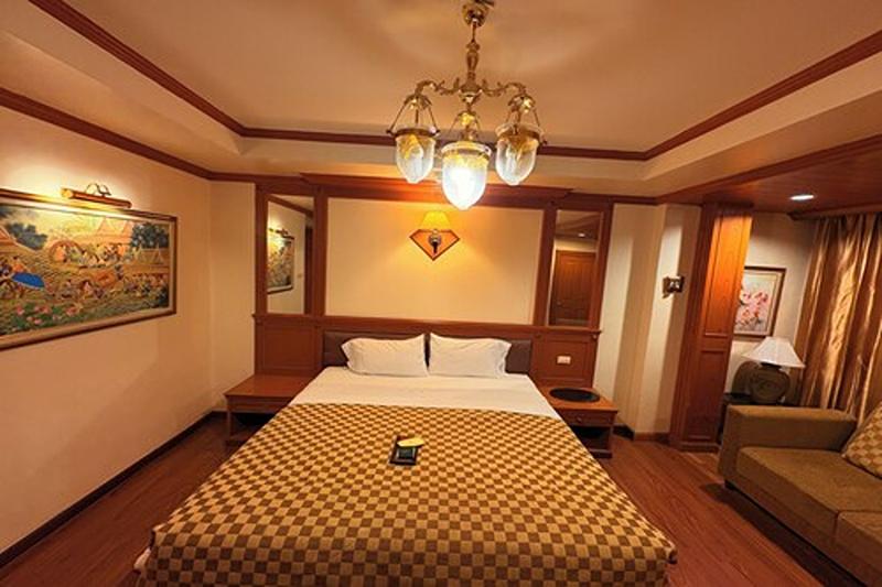 Taksila Hotel image