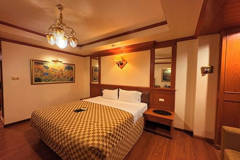 Taksila Hotel image