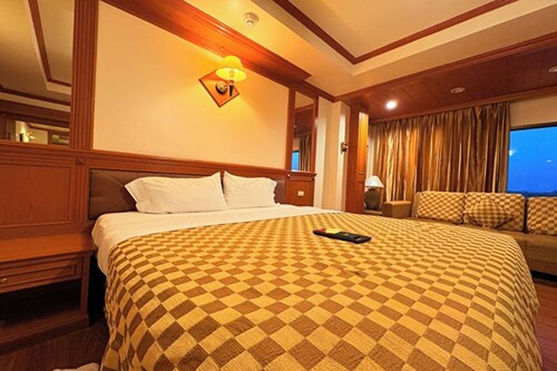 Taksila Hotel image