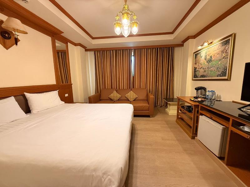 Taksila Hotel image