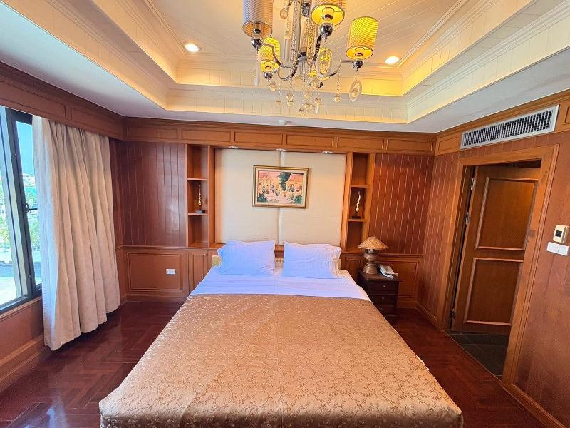 Taksila Hotel image