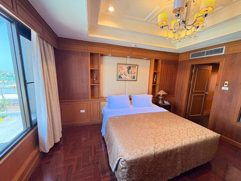 Taksila Hotel image