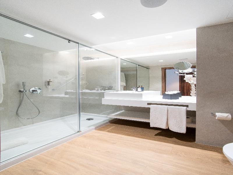 Jupiter Porto Hotel - Rooftop & Spa image