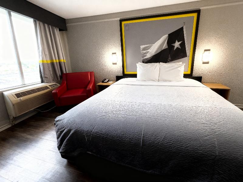 Super 8 By Wyndham Nacogdoches Near University image