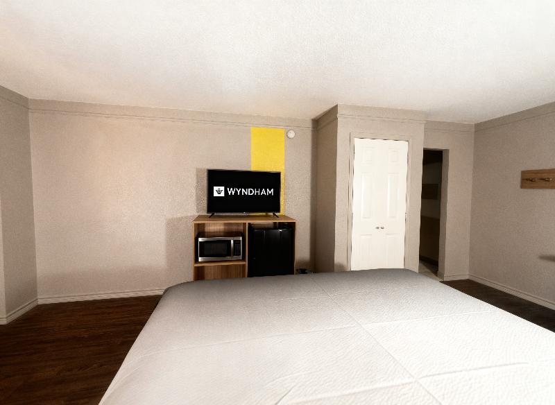Super 8 By Wyndham Nacogdoches Near University image