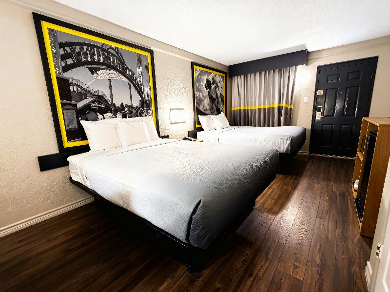 Super 8 By Wyndham Nacogdoches Near University image