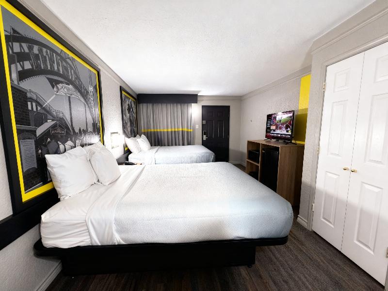 Super 8 By Wyndham Nacogdoches Near University image