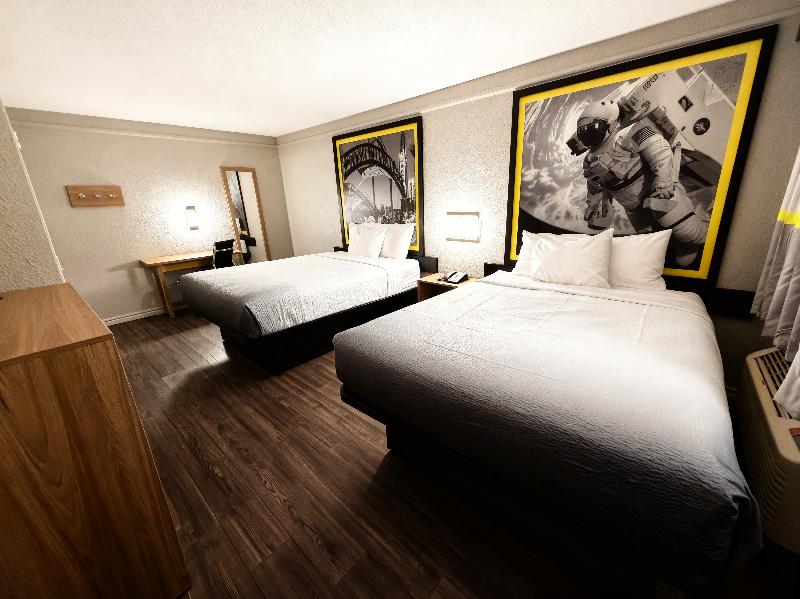 Super 8 By Wyndham Nacogdoches Near University image