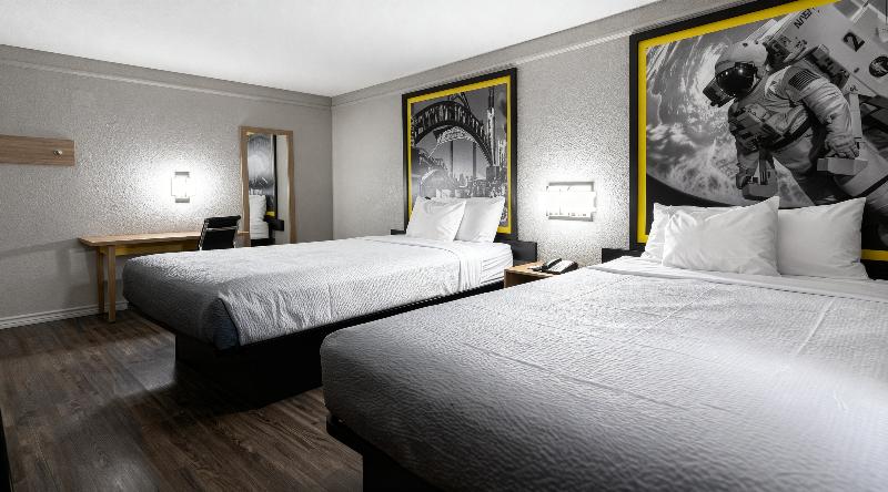 Super 8 By Wyndham Nacogdoches Near University image
