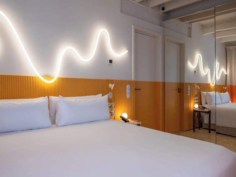 Terreno Barrio Hotel image