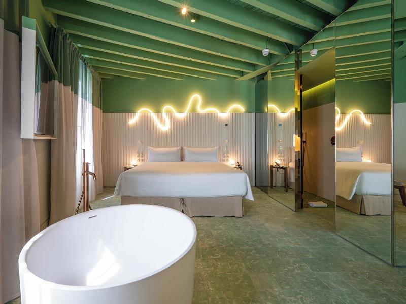 Terreno Barrio Hotel image