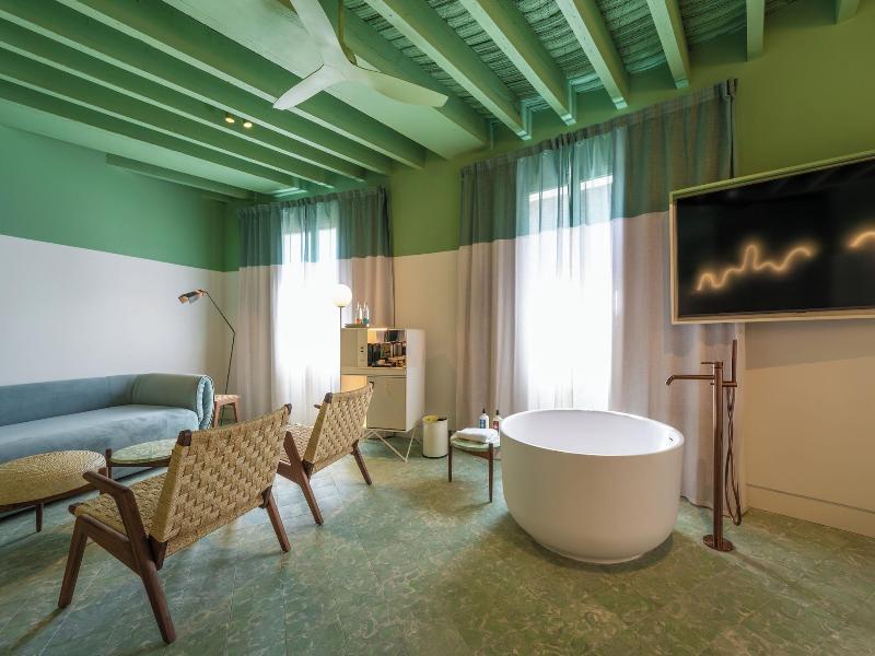 Terreno Barrio Hotel image