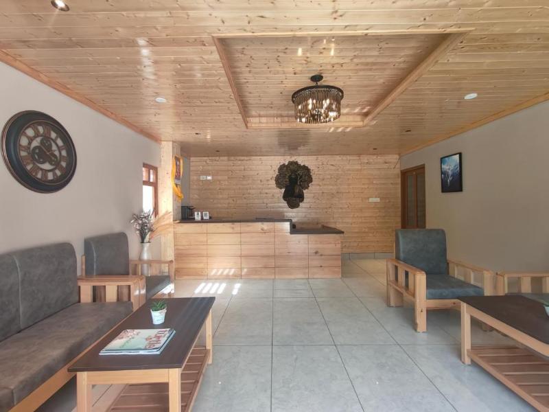 Mount Bayul Sangri La Resort