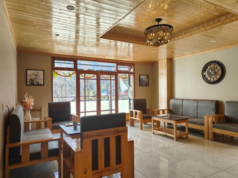 Mount Bayul Sangri La Resort