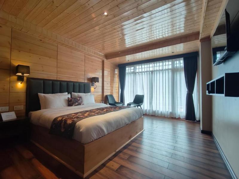 Mount Bayul Sangri La Resort 5