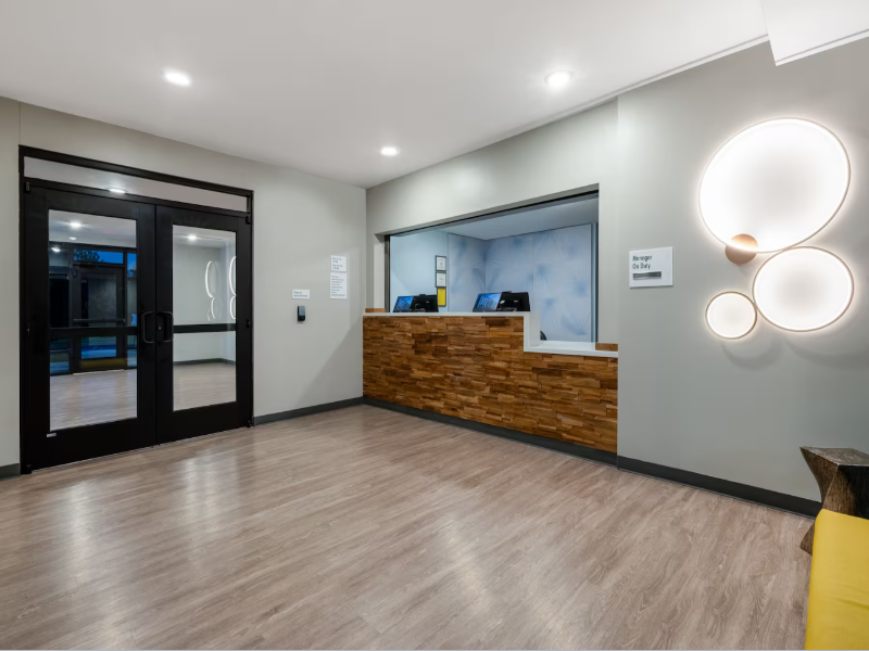 Echo Suites Springfield Airport Plaza image